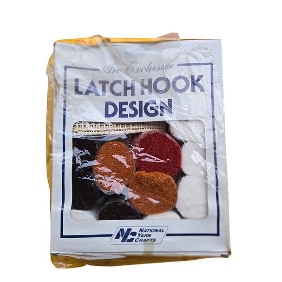 1980 National Yarn Crafts Owl Design Latch Hook Kit - Picture 6 of 8